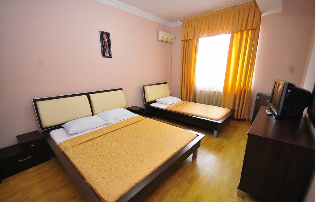 Prestige Hotel Batumi Exterior photo