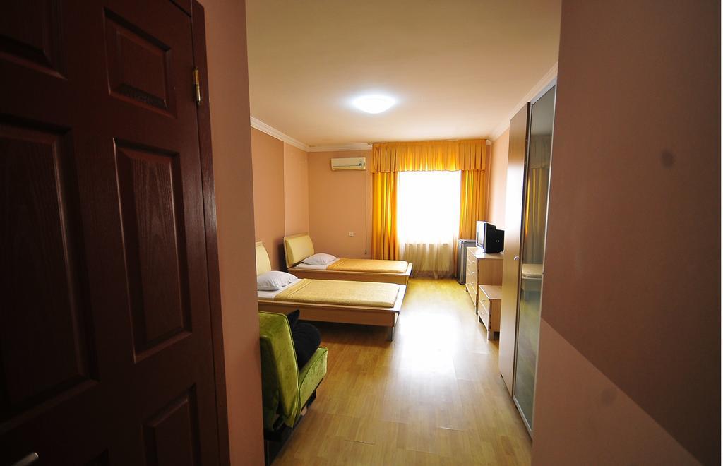 Prestige Hotel Batumi Exterior photo